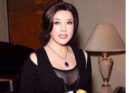 吃瓜看娱乐圈陈国军,吃瓜看娱乐圈，揭秘明星幕后故事